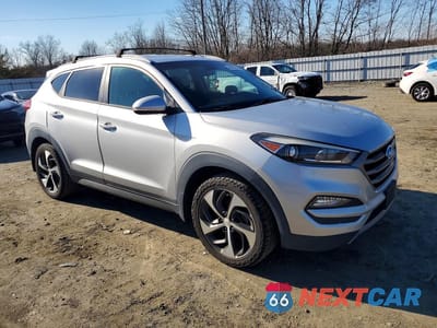 Czwarte zdjęcie samochodu z boku: 2016 HYUNDAI TUCSON SPORT VIN:KM8J3CA22GU223068 - miniatura