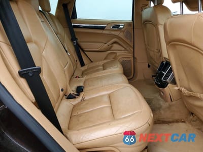 Zdjęcie 10 z 12 samochodu: 2016 PORSCHE CAYENNE VIN:WP1AA2A25GLA10933 - miniatura