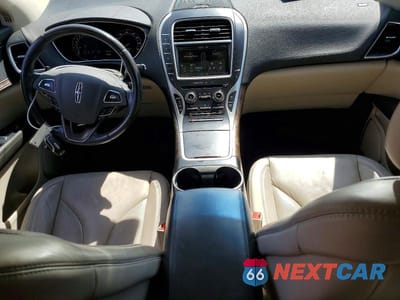 Zdjęcie 8 z 13 samochodu: 2016 LINCOLN MKX SELECT VIN:2LMTJ8KR1GBL42229 - miniatura