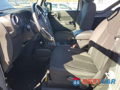 Zdjęcie 7 z 12 samochodu: 2017 JEEP WRANGLER SPORT VIN:1C4GJWAG5HL660877 - miniatura