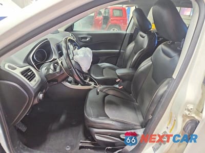 Zdjęcie 7 z 12 samochodu: 2020 JEEP COMPASS LATITUDE VIN:3C4NJDBB2LT164236 - miniatura