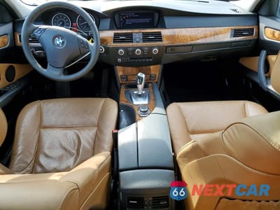 Zdjęcie 8 z 11 samochodu: 2010 BMW 528 XI VIN:WBANV1C52AC157935 - miniatura