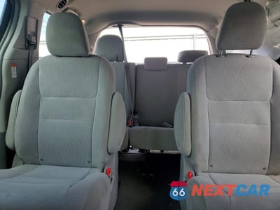 Zdjęcie 10 z 12 samochodu: 2018 TOYOTA SIENNA L 7-PASSENGER VIN:5TDZZ3DC2JS963189 - miniatura