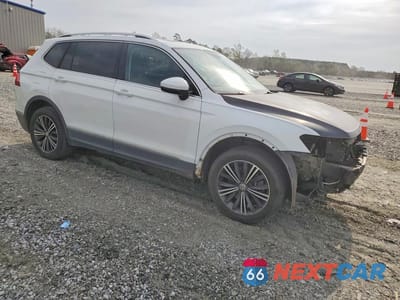 Czwarte zdjęcie samochodu z boku: 2019 VOLKSWAGEN TIGUAN SE VIN:3VV3B7AX6KM065366 - miniatura