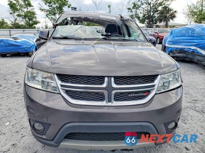 Piąte zdjęcie samochodu w środku: 2017 DODGE JOURNEY SXT VIN:3C4PDCBG0HT531955 - miniatura