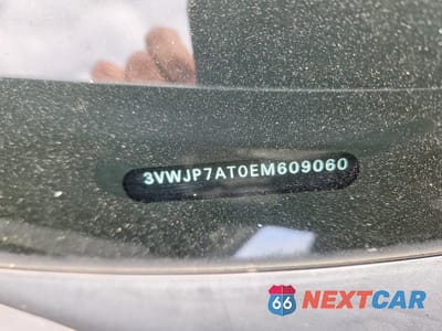 Zdjęcie 12 z 13 samochodu: 2014 VOLKSWAGEN BEETLE VIN:3VWJP7AT0EM609060 - miniatura