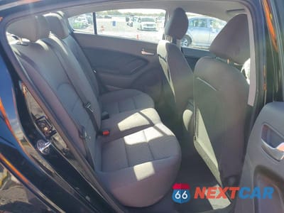 Zdjęcie 10 z 12 samochodu: 2018 KIA FORTE LX VIN:3KPFK4A73JE268718 - miniatura