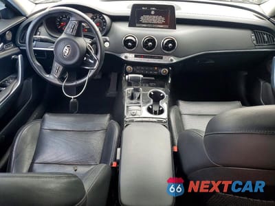 Zdjęcie 8 z 12 samochodu: 2018 KIA STINGER PREMIUM VIN:KNAE25LA8J6026374 - miniatura