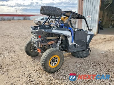 Czwarte zdjęcie samochodu z boku: 2015 POLARIS RZR XP 1000 EPS VIN:3NSVDE991FF435160 - miniatura