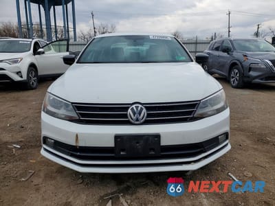 Piąte zdjęcie samochodu w środku: 2016 VOLKSWAGEN JETTA SPORT VIN:3VWD17AJ3GM242896 - miniatura