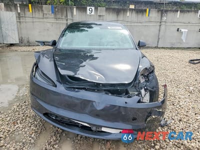 Piąte zdjęcie samochodu w środku: 2025 TESLA MODEL 3 VIN:5YJ3E1EA6SF029805 - miniatura
