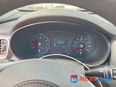 Zdjęcie 9 z 13 samochodu: 2019 KIA SORENTO LX VIN:5XYPG4A31KG453860 - miniatura
