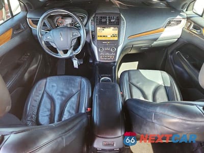 Zdjęcie 8 z 11 samochodu: 2019 LINCOLN MKC SELECT VIN:5LMCJ2C99KUL18445 - miniatura