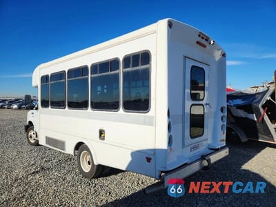 Trzecie zdjęcie samochodu z tyłu: 2016 FORD ECONOLINE E350 SUPER DUTY CUTAWAY VAN VIN:1FDEE3FL3GDC03750 - miniatura