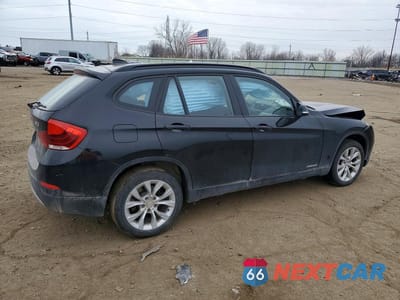 Trzecie zdjęcie samochodu z tyłu: 2014 BMW X1 XDRIVE28I VIN:WBAVL1C54EVY16145 - miniatura