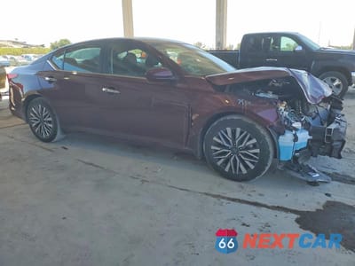 Czwarte zdjęcie samochodu z boku: 2023 NISSAN ALTIMA SV VIN:1N4BL4DV8PN420928 - miniatura