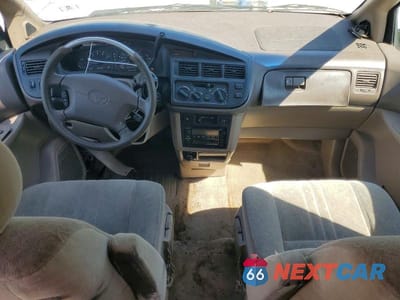 Zdjęcie 8 z 14 samochodu: 2000 TOYOTA SIENNA LE VIN:4T3ZF13C1YU276681 - miniatura
