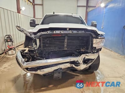 Piąte zdjęcie samochodu w środku: 2023 RAM 2500 BIG HORN VIN:3C6UR5DL4PG654084 - miniatura