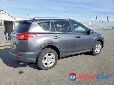 Trzecie zdjęcie samochodu z tyłu: 2015 TOYOTA RAV4 LE VIN:JTMBFREV9FJ019035 - miniatura