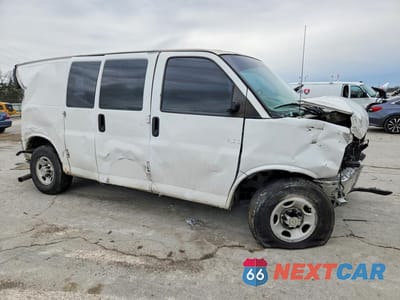 Czwarte zdjęcie samochodu z boku: 2013 CHEVROLET EXPRESS G2500 VIN:1GCWGFBA6D1103258 - miniatura