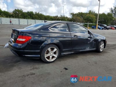 Trzecie zdjęcie samochodu z tyłu: 2013 MERCEDES-BENZ C 250 VIN:WDDGJ4HB1DG030295 - miniatura