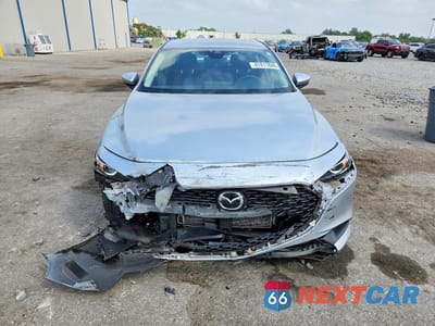 Piąte zdjęcie samochodu w środku: 2021 MAZDA 3 VIN:3MZBPAA76MM203786 - miniatura