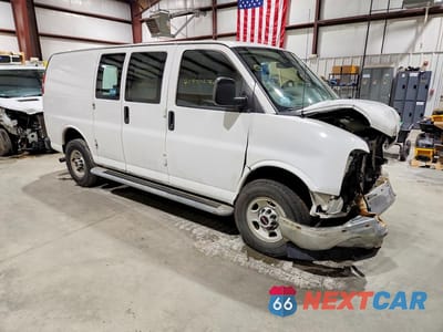 Czwarte zdjęcie samochodu z boku: 2017 GMC SAVANA 2500 CARGO UTILITY / SERVICE VAN VIN:1GTW7AFF9H1912347 - miniatura