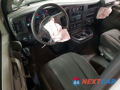 Zdjęcie 8 z 14 samochodu: 2022 CHEVROLET EXPRESS 2500 CARGO UTILITY / SERVICE VAN VIN:1GCWGAFP0N1223060 - miniatura