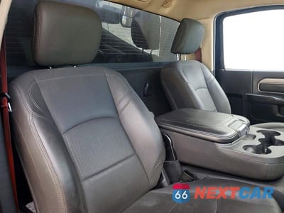 Zdjęcie 11 z 13 samochodu: 2019 RAM 5500 BOX TRUCK VIN:3C7WRNDL1KG695477 - miniatura