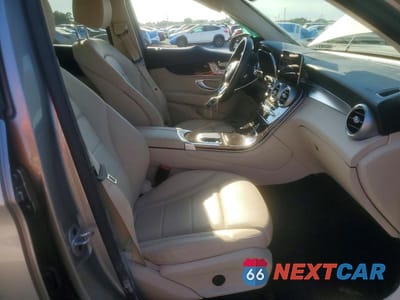 Zdjęcie 7 z 13 samochodu: 2022 MERCEDES-BENZ GLC 300 VIN:W1N0G8DB0NG113833 - miniatura