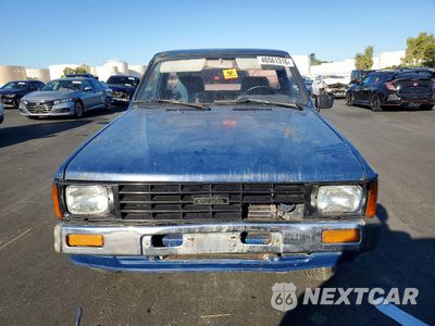 Piąte zdjęcie samochodu w środku: 1986 TOYOTA PICKUP BASE VIN:JT4RN50RXG0142144 - miniatura