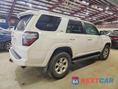 Trzecie zdjęcie samochodu z tyłu: 2016 TOYOTA 4RUNNER SR5 PREMIUM VIN:JTEBU5JR4G5388396 - miniatura