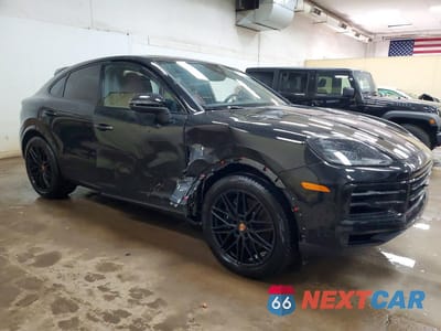Czwarte zdjęcie samochodu z boku: 2025 PORSCHE CAYENNE COUPE VIN:WP1BA2AY5SDA29817 - miniatura