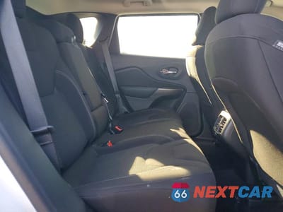Zdjęcie 11 z 13 samochodu: 2021 JEEP CHEROKEE LATITUDE VIN:1C4PJLCBXMD113057 - miniatura