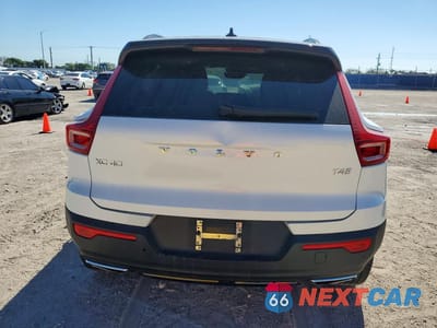 Zdjęcie 6 z 13 samochodu: 2020 VOLVO XC40 T4 R-DESIGN VIN:YV4AC2HM0L2172694 - miniatura