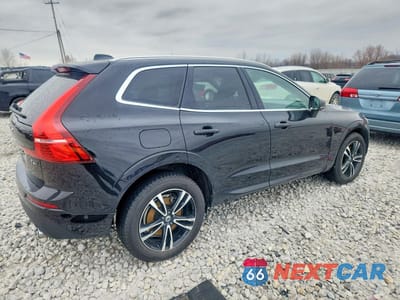 Trzecie zdjęcie samochodu z tyłu: 2018 VOLVO XC60 T6 MOMENTUM VIN:YV4A22RK3J1012408 - miniatura