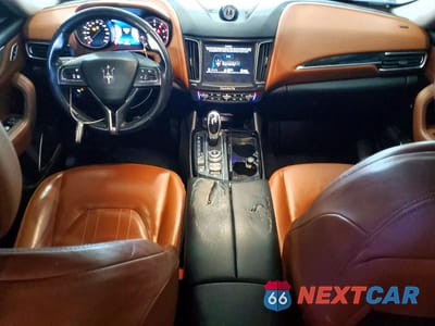Zdjęcie 8 z 13 samochodu: 2017 MASERATI LEVANTE VIN:ZN661XUA3HX222620 - miniatura