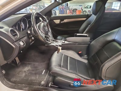 Zdjęcie 7 z 11 samochodu: 2015 MERCEDES-BENZ C 250 VIN:WDDGJ4HB0FG435017 - miniatura