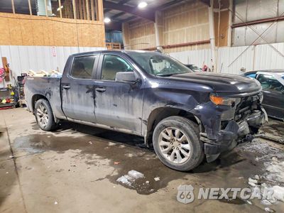 Czwarte zdjęcie samochodu z boku: 2022 CHEVROLET SILVERADO K1500 CUSTOM VIN:1GCPDBEK6NZ602154 - miniatura