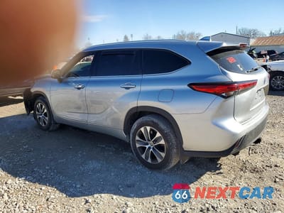 Drugie zdjęcie samochodu z przodu: 2022 TOYOTA HIGHLANDER XLE VIN:5TDGZRBH8NS190002 - miniatura