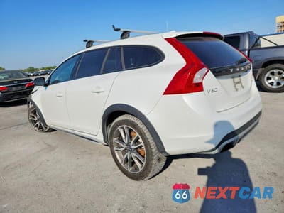 Drugie zdjęcie samochodu z przodu: 2017 VOLVO V60 CROSS COUNTRY PREMIER VIN:YV440MWK5H1038683 - miniatura
