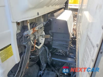 Zdjęcie 11 z 12 samochodu: 2013 ISUZU NPR HD BOX TRUCK VIN:JALC4W163D7000478 - miniatura