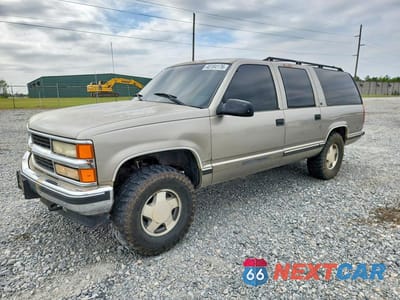 1998 CHEVROLET SUBURBAN K1500 3GNFK16R9WG142830 - główne zdjęcie licytacji z USA - miniatura