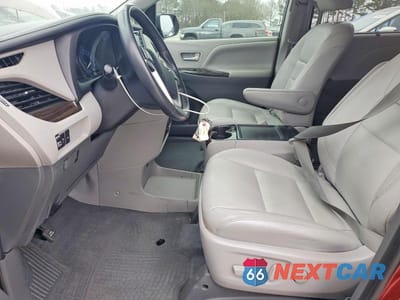 Zdjęcie 7 z 13 samochodu: 2020 TOYOTA SIENNA XLE 8-PASSENGER VIN:5TDYZ3DC2LS047224 - miniatura