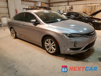 Czwarte zdjęcie samochodu z boku: 2015 CHRYSLER 200 LIMITED VIN:1C3CCCAB0FN719478 - miniatura