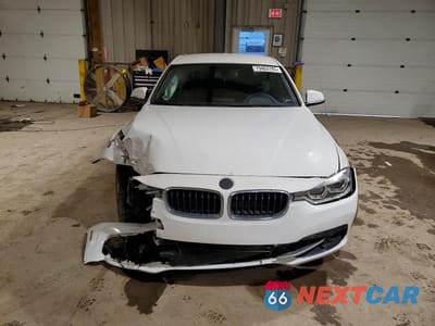 Piąte zdjęcie samochodu w środku: 2018 BMW 330 I VIN:WBA8B9G54JNU96621 - miniatura