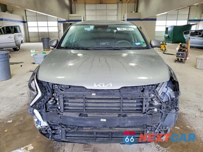 Piąte zdjęcie samochodu w środku: 2023 KIA SPORTAGE LX VIN:KNDPU3AF1P7147372 - miniatura