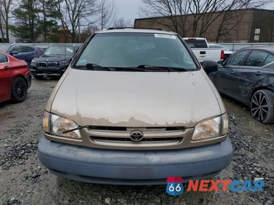 Piąte zdjęcie samochodu w środku: 2000 TOYOTA SIENNA LE VIN:4T3ZF13C2YU276799 - miniatura