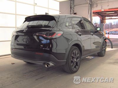 Czwarte zdjęcie samochodu z boku: 2025 HONDA HR-V AWD VIN:3CZRZ2H53SM787934 - miniatura