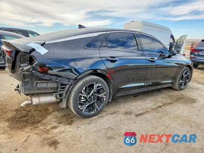 Trzecie zdjęcie samochodu z tyłu: 2025 KIA K5 GT-LINE VIN:KNAG64J70S5322754 - miniatura